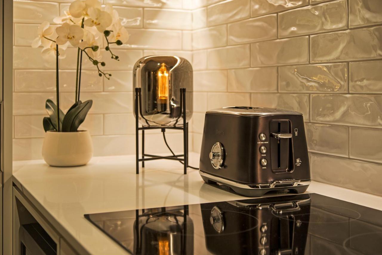Funk In The City - Luxury Laneway Apartment With Single Garage Christchurch Dış mekan fotoğraf